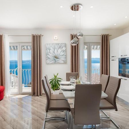 Fba Family Beach Apartments Омиш Экстерьер фото
