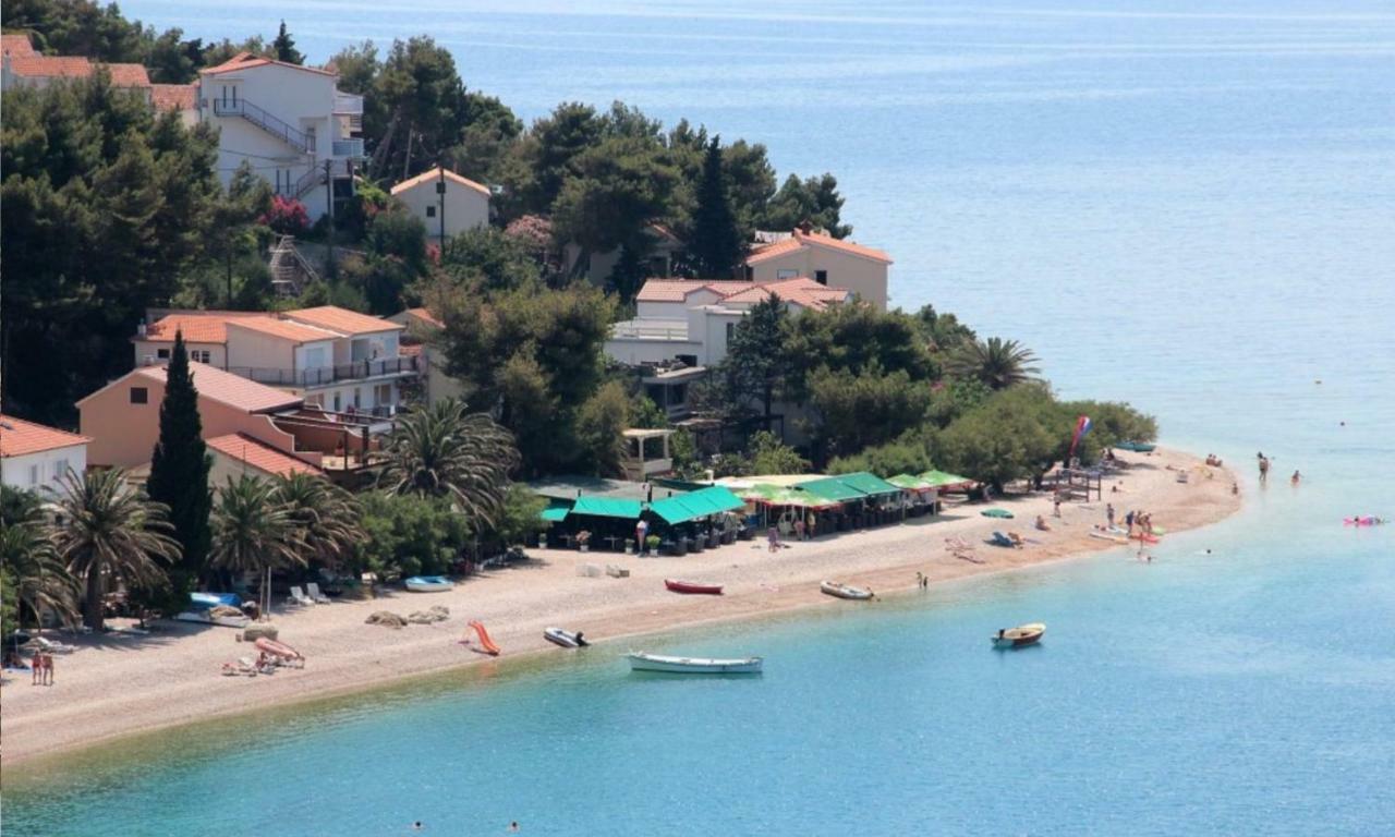 Fba Family Beach Apartments Омиш Экстерьер фото