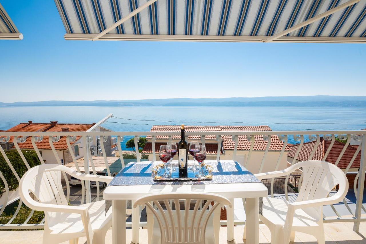Fba Family Beach Apartments Омиш Экстерьер фото